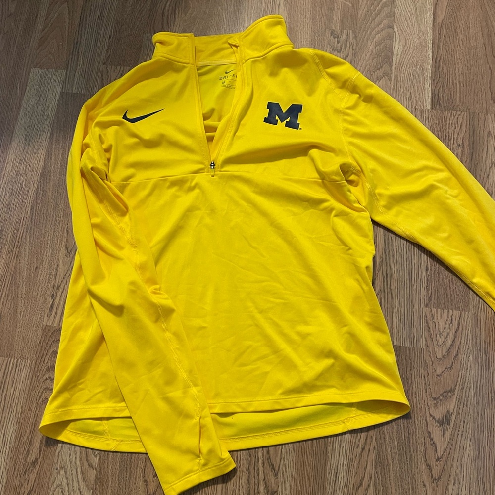 Nike Michigan Wolverine’s 1/4 zip thin pullover